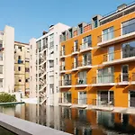 Mangai - 2 Bedrooms, Terrace, Parking In Arroios